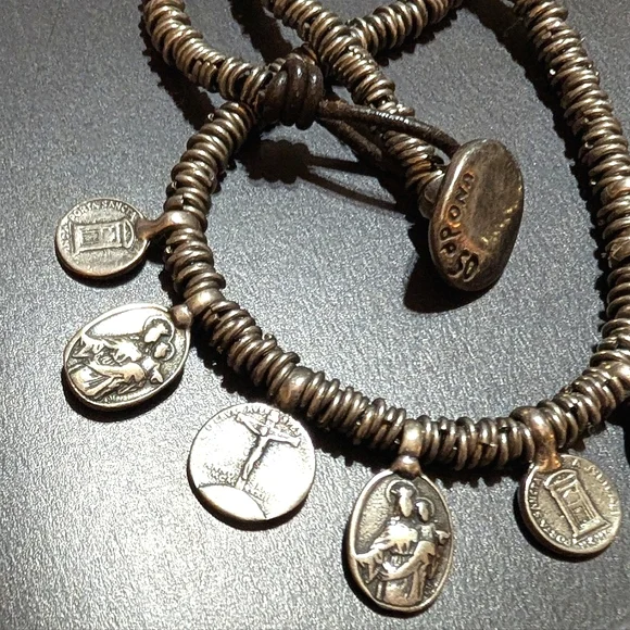 Uno de 50 Medallion Coin Reversible RETIRED Necklace - Picture 6 of 8